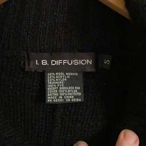 (Like new) Vintage oversized 90s Sweater Coat with Black pleather appliqué - Picture 8 of 9